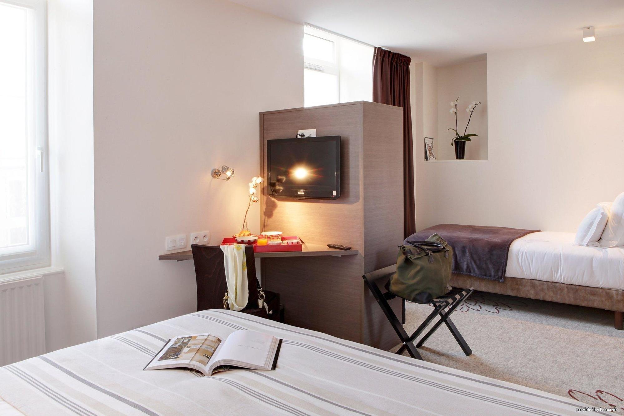 Hotel Le Benhuyc Binic Habitación foto